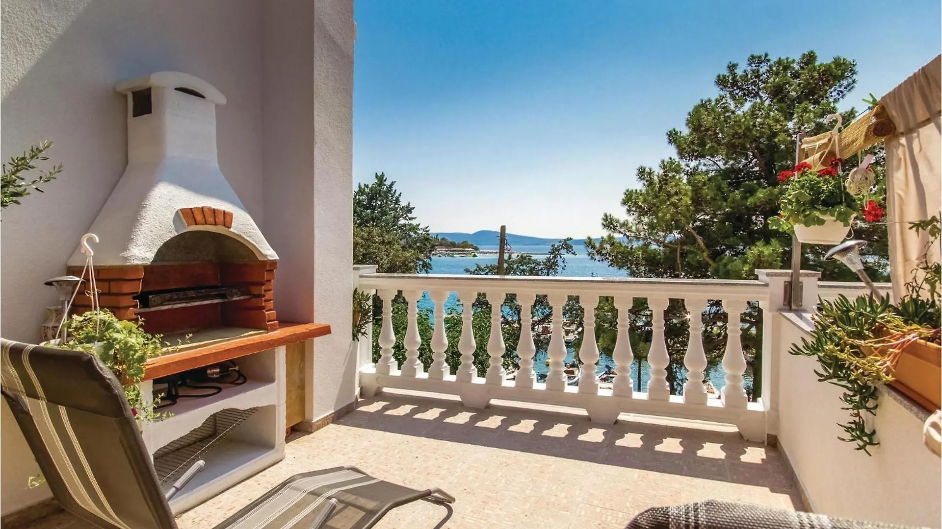 2 Bedroom Beautiful Home In Selce