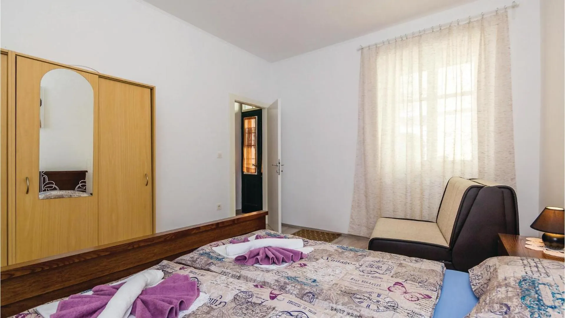 Сasa de vacaciones 2 Bedroom Beautiful Home In Selce Croacia